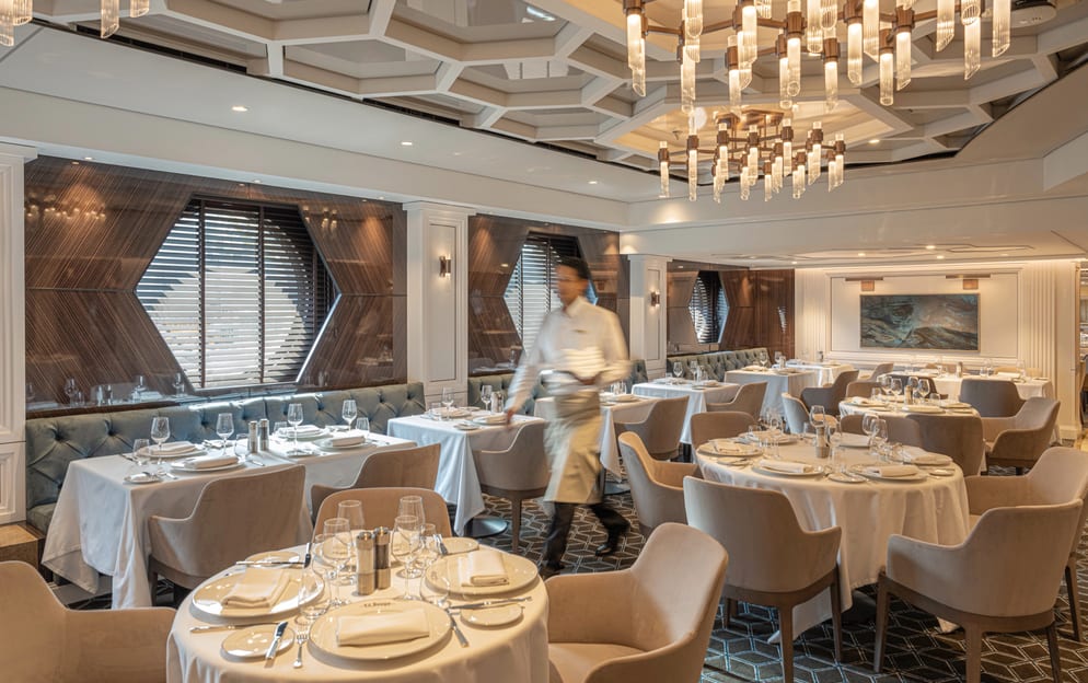 Explora Journeys, EXPLORA I, Fil Rouge 0.jpg